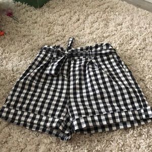 Gingham shorts w/ belt